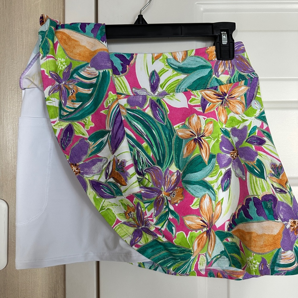 Dona Jo Court Skirt - Picture 3 of 5